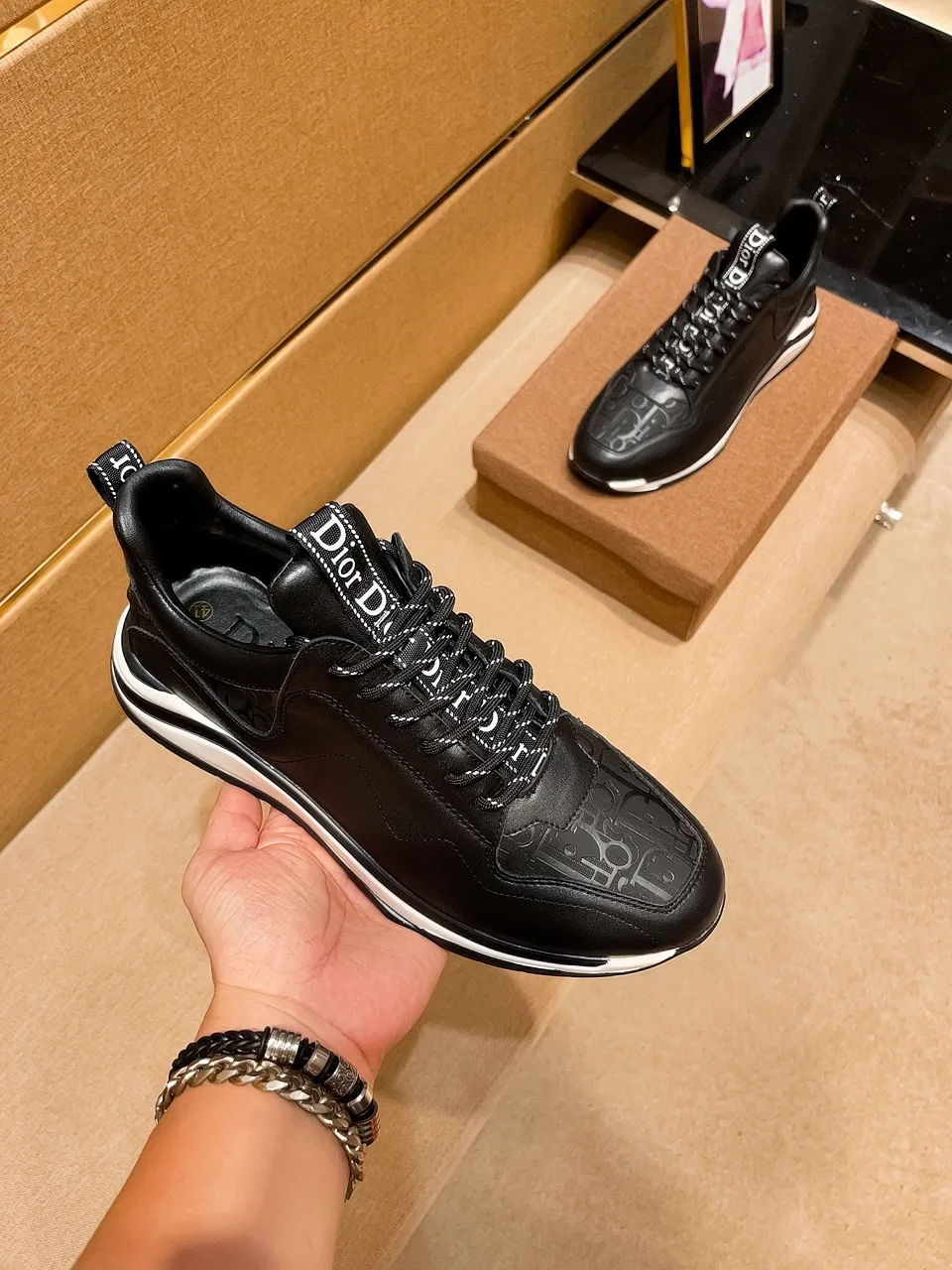 Men's shoes💰 420💰🔥[Dior]🔥High-end brand of men's shoes official website 1:1 latest masterpiece: the upper is made of Italian imported first-layer cowhide with a comfortable and breathable lining➕original non-slip and wear-resistant outsole🔥, making walking more convenient and comfortable! An exclusive new model, a stunning work, a beautiful 1:1 replica [color] compared to the official quality! Create a fashionable personality to set off your uniqueness! A must-have for trendy men! Classic🔥Size: Male 38-44 2⃣️colors available🔥